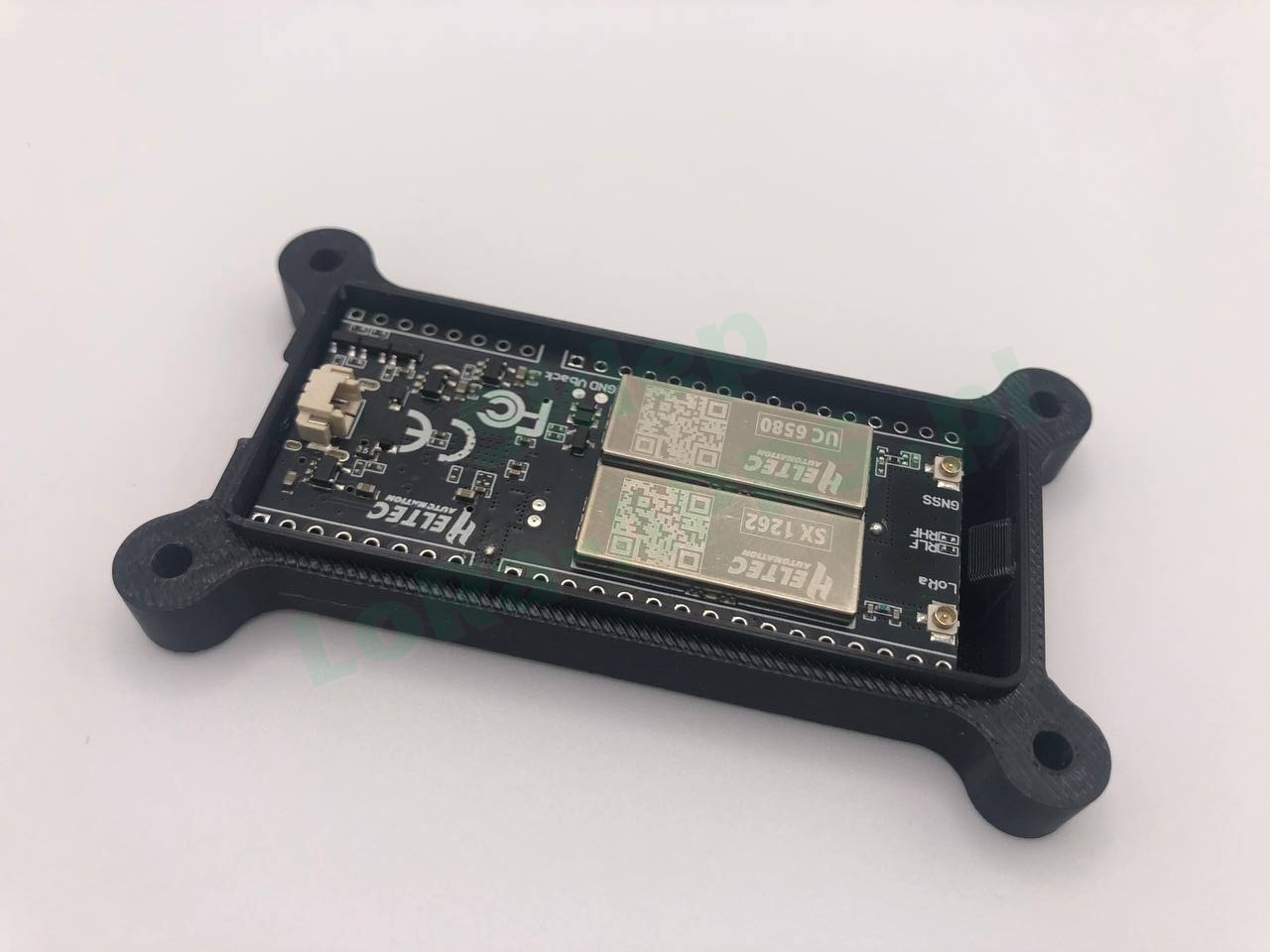 Heltec Wireless Tracker umieszczony w obudowie