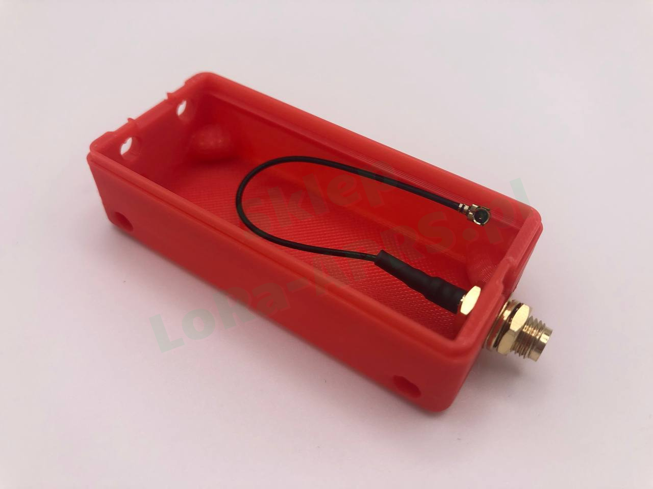 Zamontowane złącze SMA w obudowie